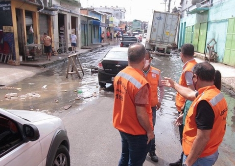 Cheia 2021: Rua dos Barés no Centro de Manaus é interditada