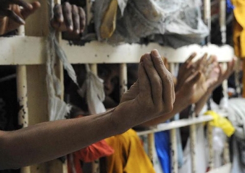 MP pede ampliação de efetivo e melhor alimentação para presos no Amazonas