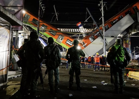 Vídeo mostra momento em que viaduto desaba e mata 23 no México