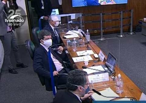 Ernesto admite que Itamaraty não atuou para compra da Coronavac