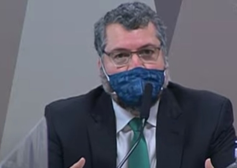 Ernesto fala de participação de Bolsonaro em negociações pela cloroquina