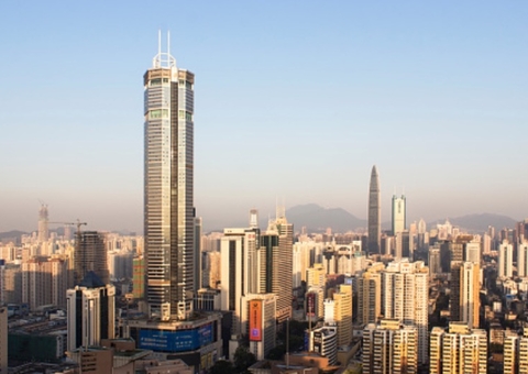 Arranha-céu de 291 metros treme e causa pânico na China
