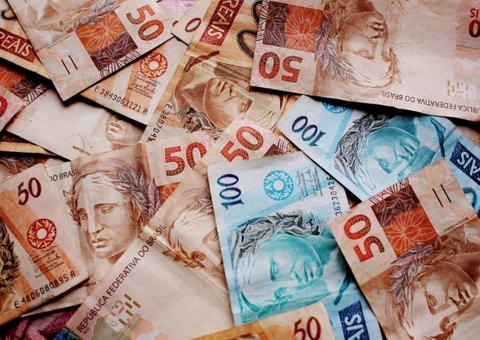 Governo do Amazonas antecipa pagamento da primeira parcela do 13º salário