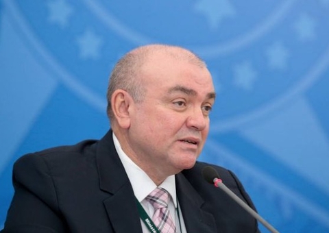 Filho de secretário do Ministério da Saúde fura fila da vacina contra covid