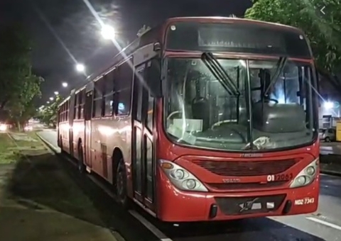 Passageiros passam momentos de terror em assalto a ônibus em Manaus