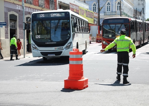 Ônibus vão circular até 19h nesta segunda em Manaus; Saiba quais 