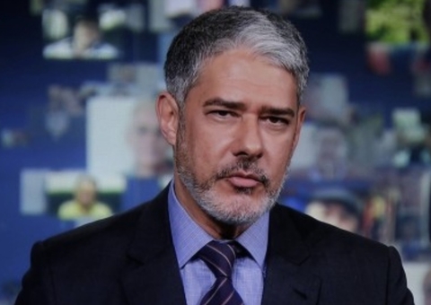William Bonner grava vídeo misterioso e diz que fará anúncio no JN