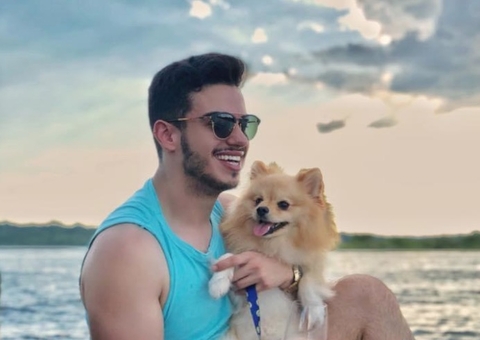 Blogueiro famoso engata affair com manaura ex-Garoto Capricho