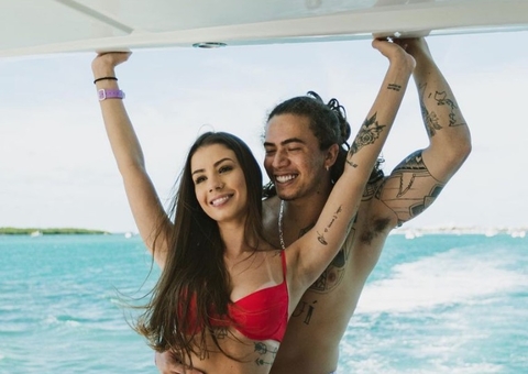 Whindersson Nunes reaparece e mostra novas tatuagens no rosto