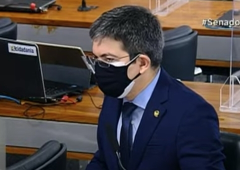 CPI: Randolfe quer convocar Facebook e Youtube contra lives de Bolsonaro 