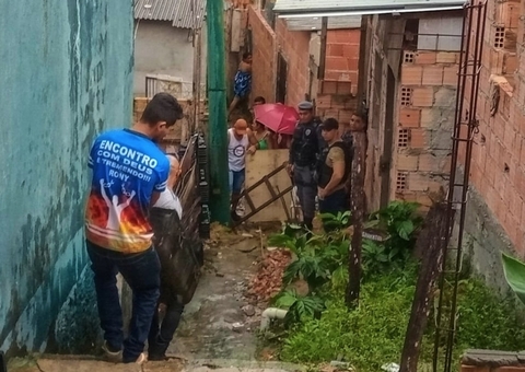 Nove bandidos invadem casa e crivam jovem de bala em Manaus