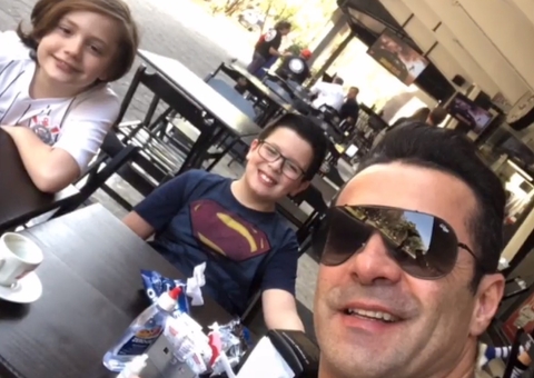 Marcos Oliver fala sobre morte do enteado de 11 anos após queda de prédio