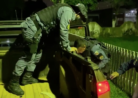 Homem é preso com 25 quilos de drogas escondidas em carro no Amazonas