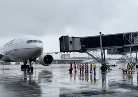 Primeiro lote com 1, 5 milhão de doses da Janssen chega ao Brasil 