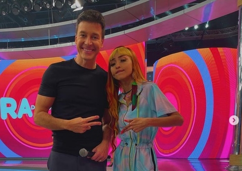 Rodrigo Faro dança com influencer de Manaus, Ruivinha de Marte