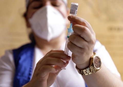 Vacinação contra covid para pessoas de 22 anos é antecipada em Parintins