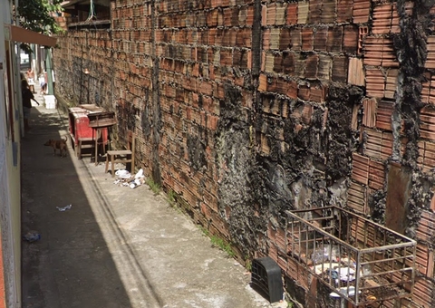 Suspeito é detido com várias porções de maconha, oxi e cocaína em Manaus