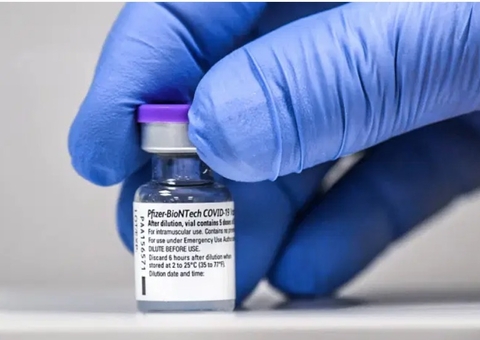 Anvisa alerta sobre risco de inflamação cardíaca com vacina da Pfizer