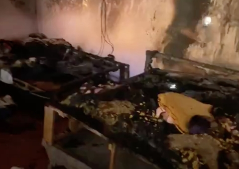 Menino de 2 anos se salva de incêndio ao se esconder dentro de geladeira