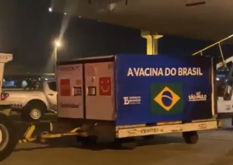 Butantan recebe insumos para produção de 20 milhões da CoronaVac 