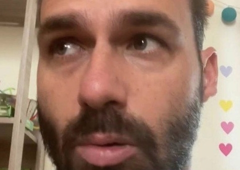 Eduardo diz que foi retirado um litro de líquido do estômago de Bolsonaro