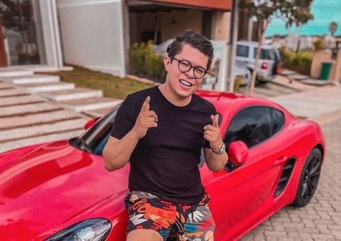 DJ Ivis aparece com cabeça raspada em foto na prisão