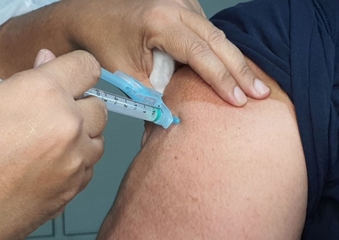 3 dos 4 mortos pela variante Delta no RJ não haviam concluído imunização 