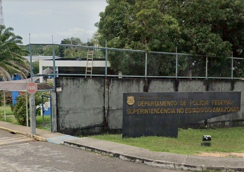 Porteiro é preso por cobrar dinheiro para ajudar estrangeiros na sede da PF em Manaus