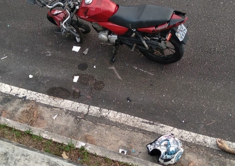 Jovem morre em Manaus após perder controle da motocicleta em curva