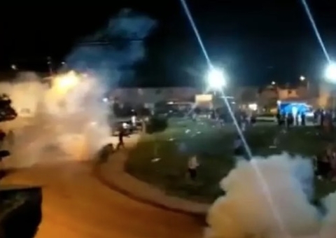 'Paredão' clandestino é interrompido com bomba de gás 