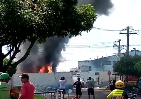 Geradores pegam fogo e Parintins, no Amazonas, fica sem energia elétrica; vídeo