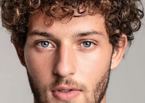 Ator de ‘Verdades Secretas 2’ é flagrado agredindo namorada em vídeo