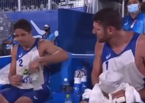 Palavrão de Alisson vaza em transmissão da Globo: ‘Calma, bucet*’