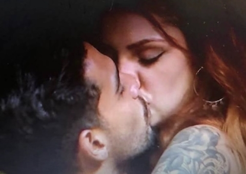 Casal transa 5 vezes no reality ‘Brincando com Fogo’ e leva multa de R$ 200 mil