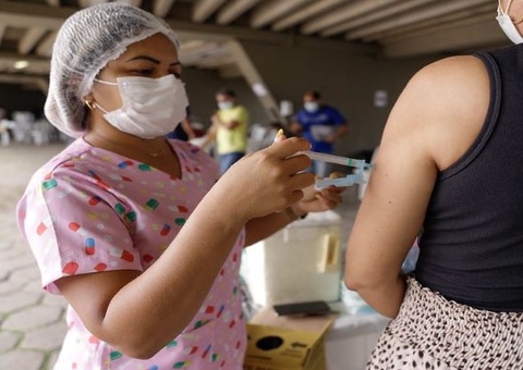 Confira locais de vacinação contra covid nesta sexta-feira em Manaus