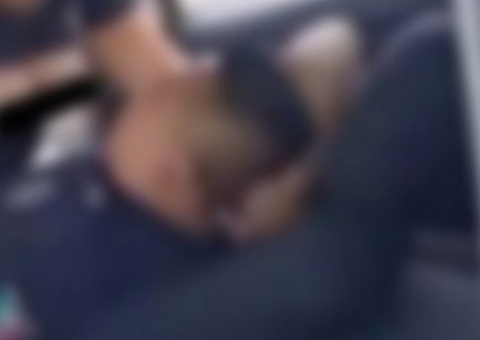 Policiais são flagrados fazendo sexo dentro de viatura