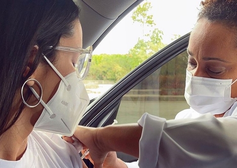 Juliette toma vacina contra covid: ‘viver no Brasil é resistir ao negacionismo'