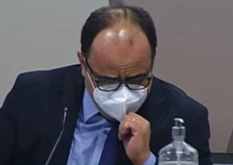 Reverendo Amilton chora durante depoimento na CPI: 'peço desculpas'