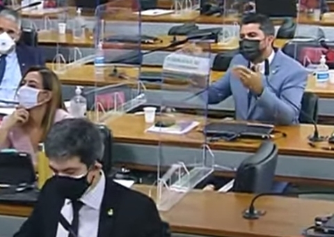 Senadores batem boca e áudio na CPI é cortado 