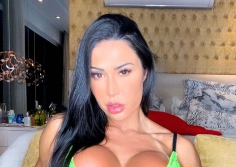 Gracyanne Barbosa estica calcinha e deixa ‘perseguida’ à mostra; fãs piram