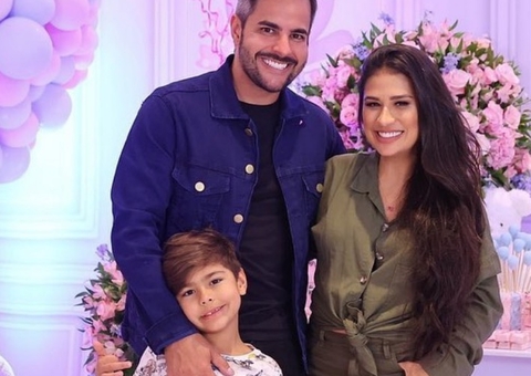 Simone e Kaká Diniz dão quadriciclo de R$ 18 mil para filho de 7 anos