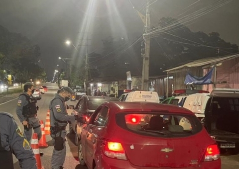 Jovem rouba produtos de loja de conveniência e é preso em Manaus 