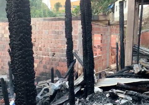 Bombeiros confirmam 9 casas consumidas pelo fogo em Manaus; vídeo