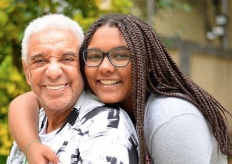 Filha de Agnaldo Timóteo é reconhecida pela Justiça e tem direito à herança