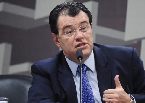 Eduardo Braga defende democracia e critica proposta do voto impresso