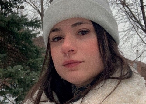 Tatuadora brasileira é agredida pelo namorado nos EUA e mostra hematomas