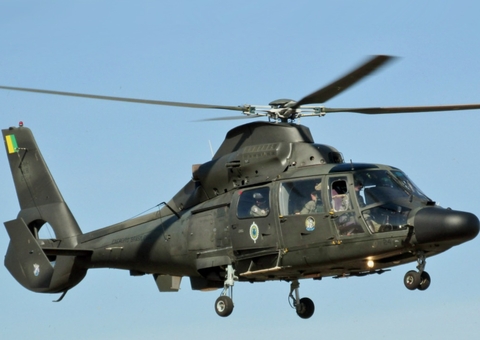 Helicóptero do Exército que caiu no Amazonas levava 6 pessoas; um morreu