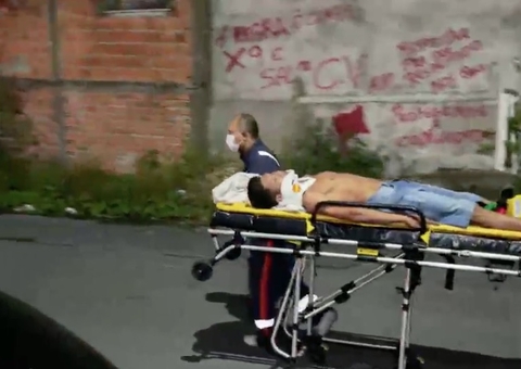 Homem é brutalmente espancado e deixado nu em rua do Viver Melhor em Manaus