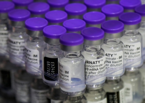 Com falta de AstraZeneca, Saúde libera Pfizer para 2ª dose