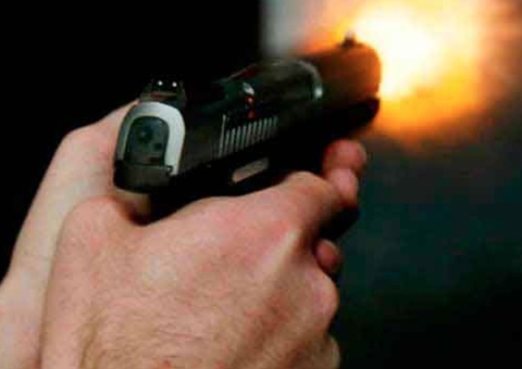 Homem dá entrada em hospital após levar tiro no peito em Manaus